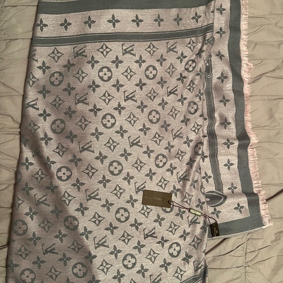 Louis Vuitton Miss IV Stole scarf new with tags - Picture 3 of 4